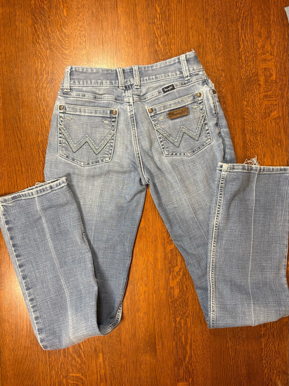 Wrangler Light Blue Denim Jeans with Branded Rivet - Picture 2 of 9
